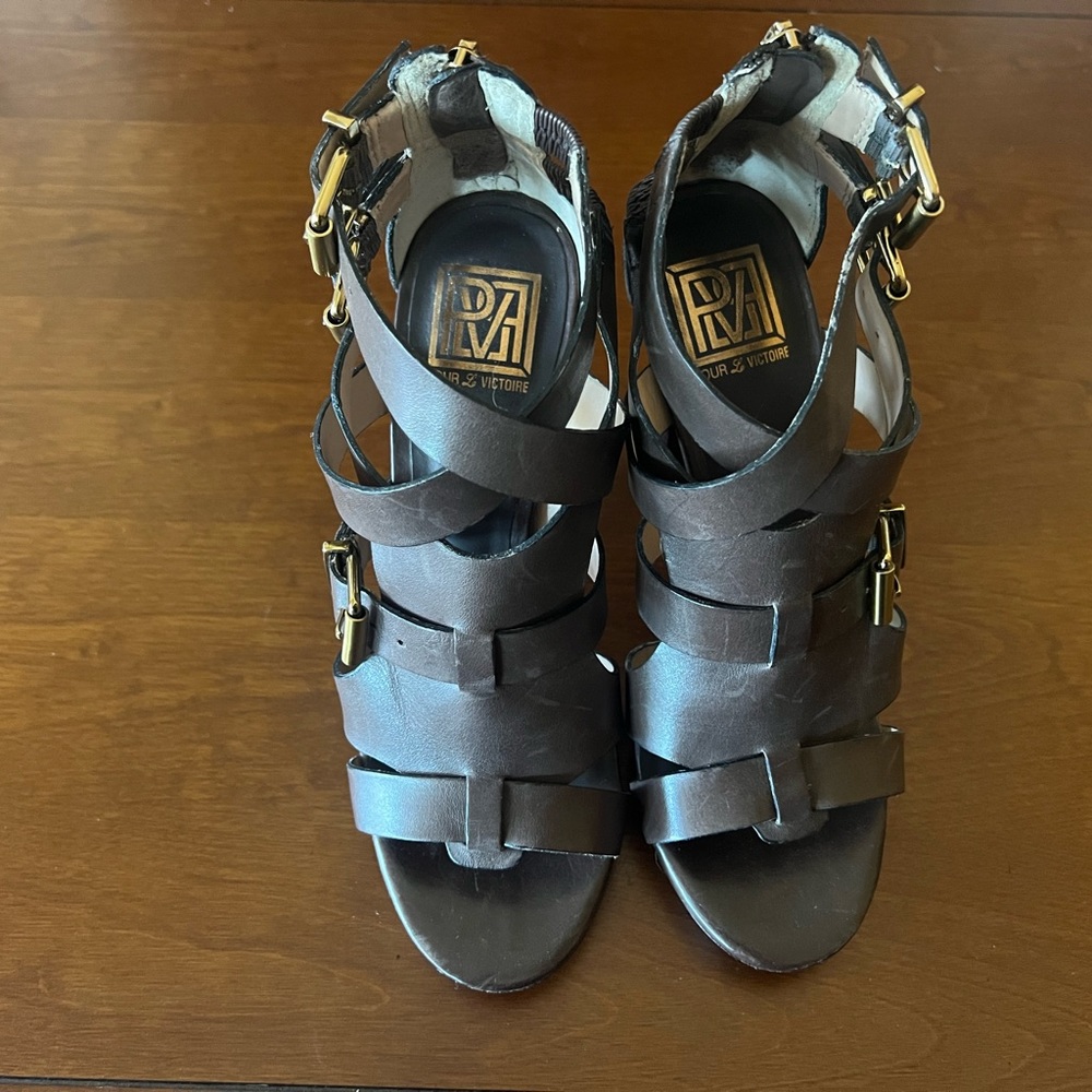 Pour La Victoire beautiful brown leather vachetta sandal.